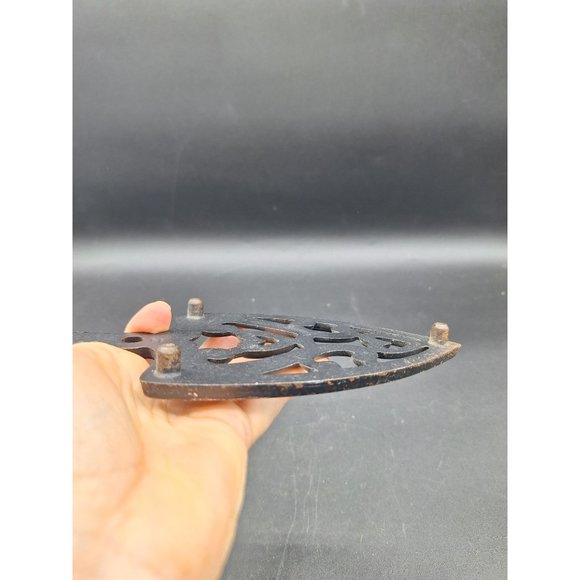 ANTIQUE CAST IRON TRIVET DECORATIVE HOT PAD SERVING RACK JZH 1948 M - Picture 5 of 9
